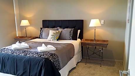 One-Bedroom Suite - Water Front