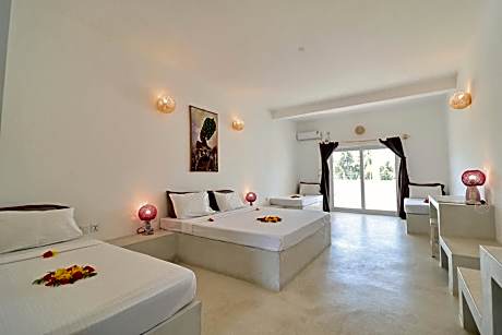 Deluxe Quadruple Room