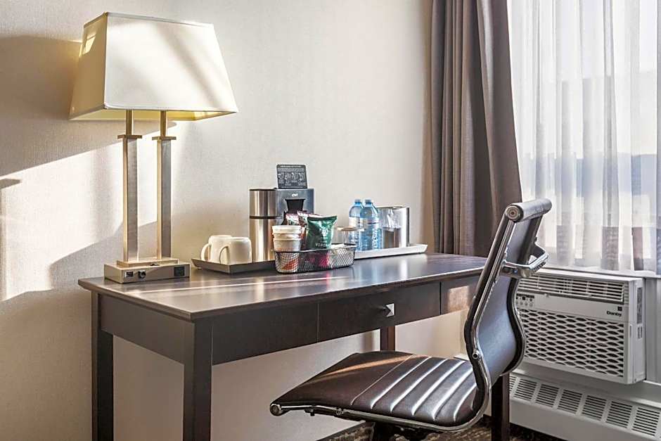 Radisson Hotel & Conference Centre West Edmonton