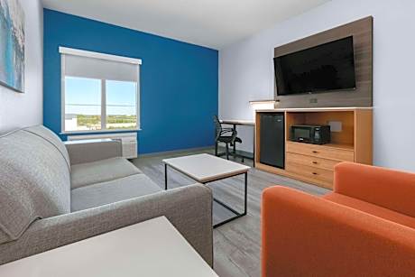 King Suite - Non-Smoking