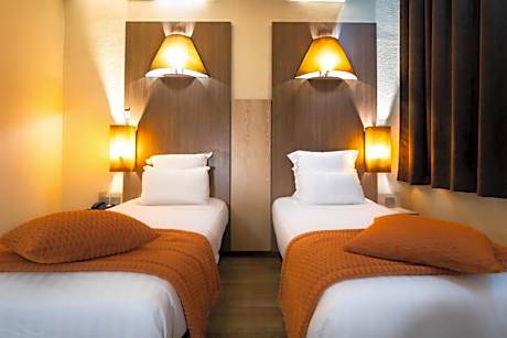 Superior Twin Room with Bath