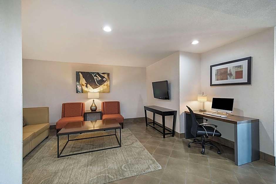 Quality Inn & Suites Garland