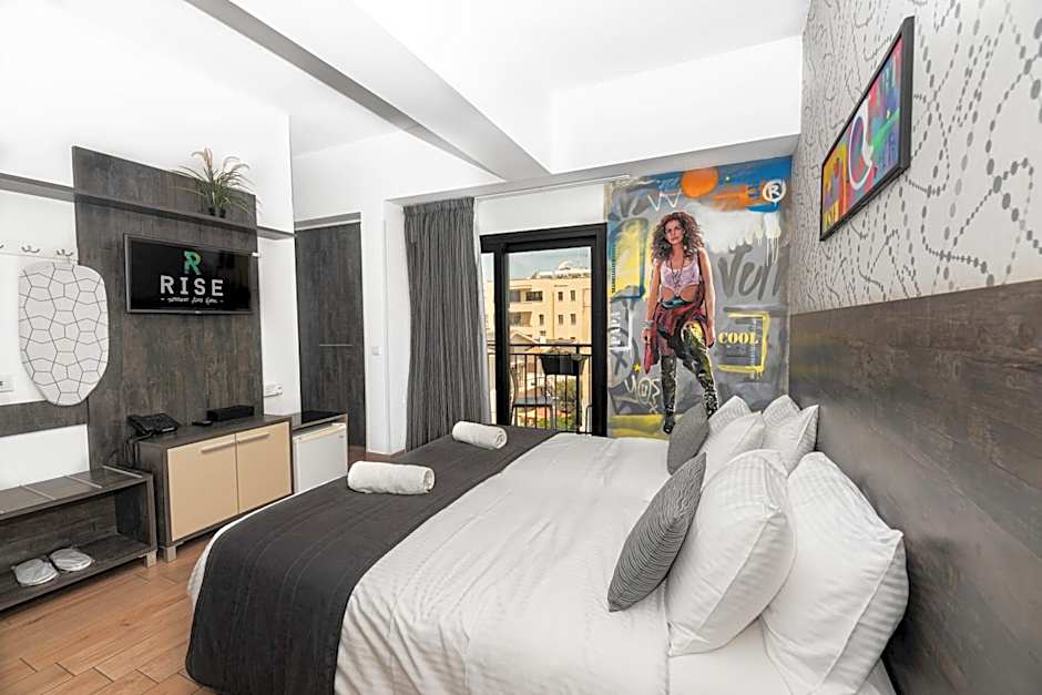 Rise Hotel