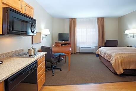 Queen Studio Suite - Mobility Access Tub/Non-Smoking