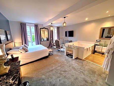 Deluxe Double Room with Spa Bath