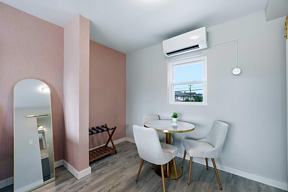 Pink Champagne Boutique Motel