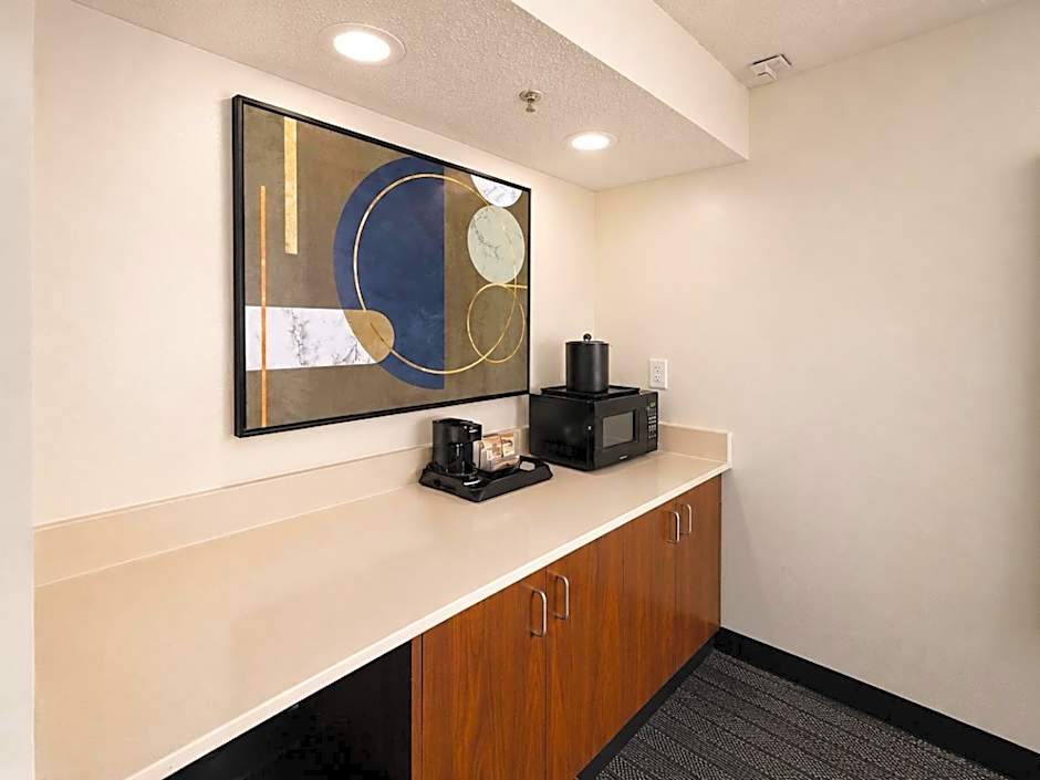 Courtyard by Marriott Houston Hobby Airport