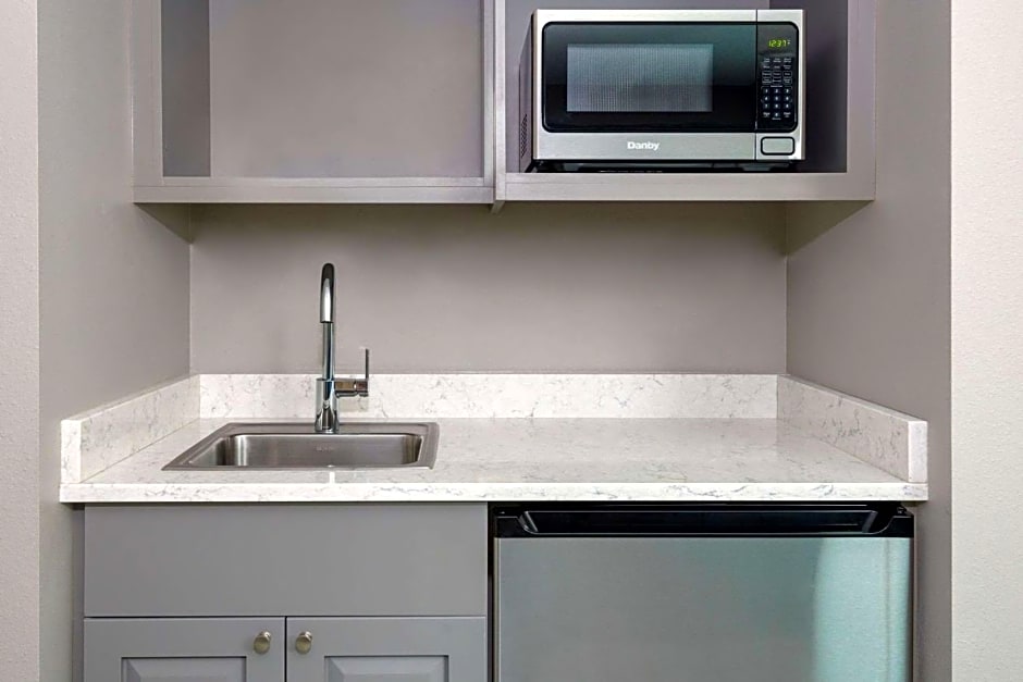 Hampton Inn By Hilton & Suites Kansas City-Country Club Plaza