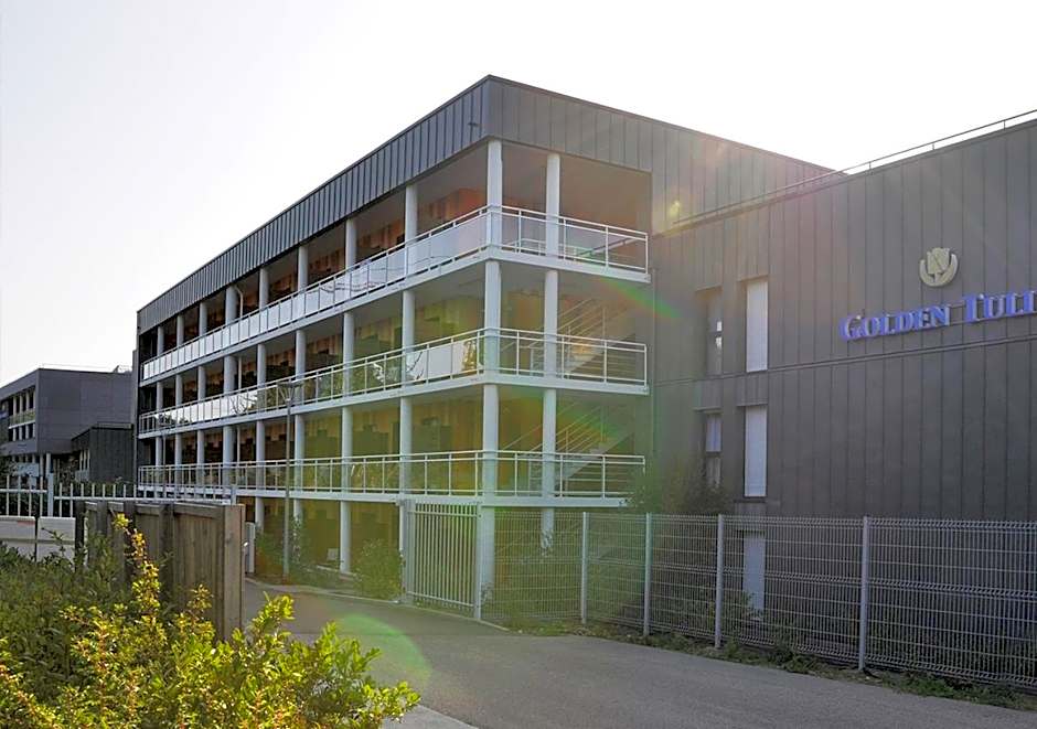 Golden Tulip Pornic Suites