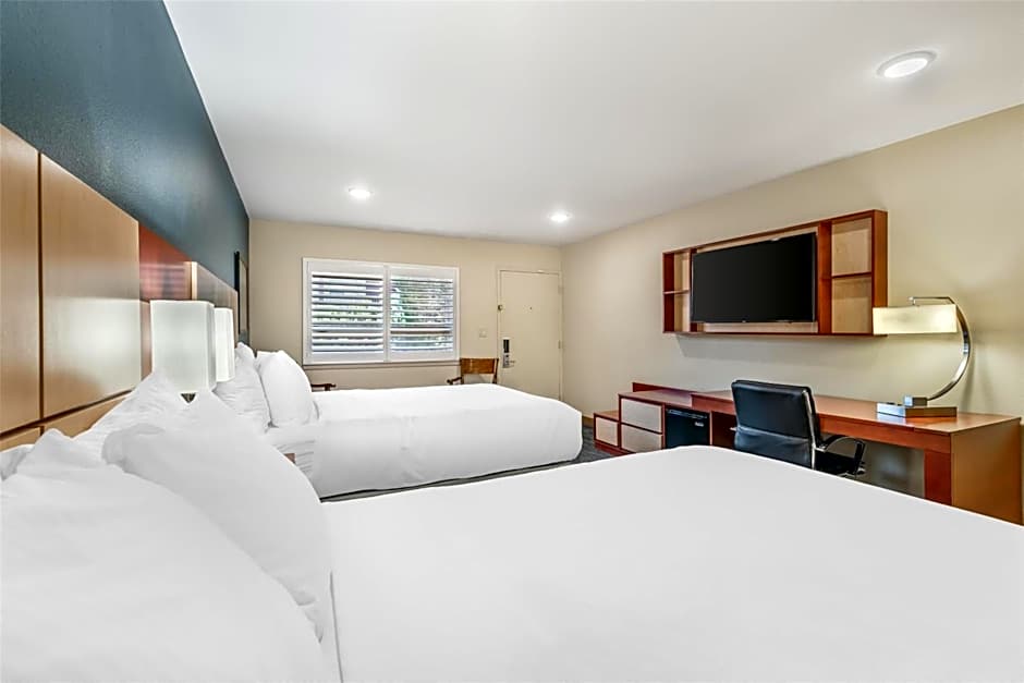 Best Western Plus Clocktower Inn