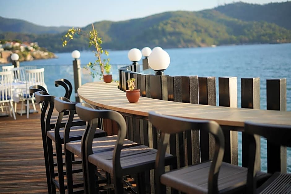 Icon Beach Suites Hotel Sovalye Island