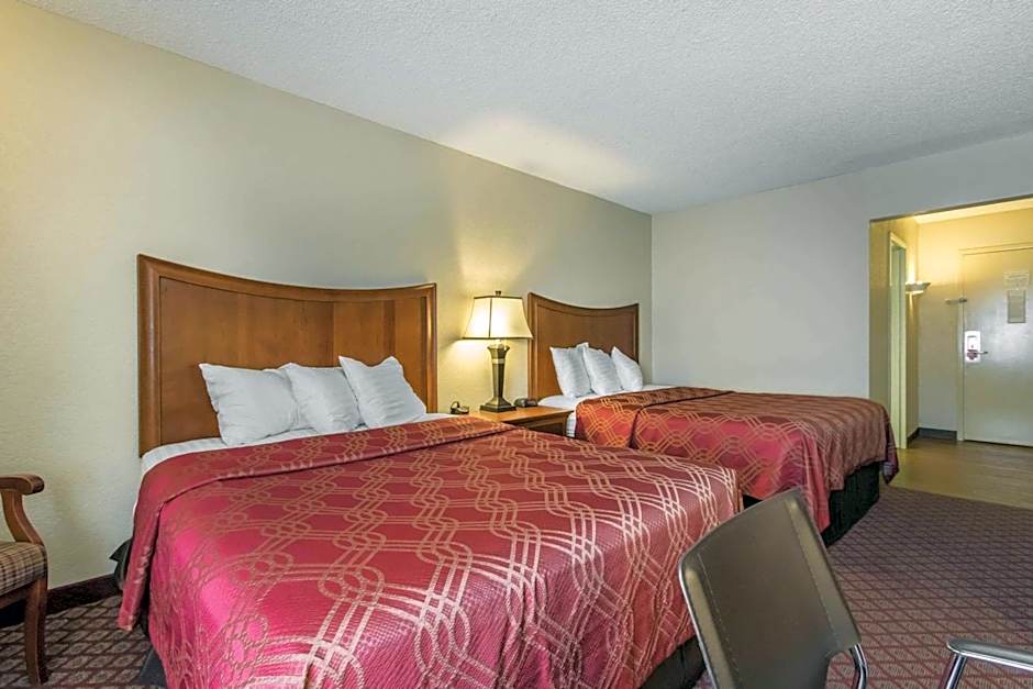 Econo Lodge Inn & Suites Joplin
