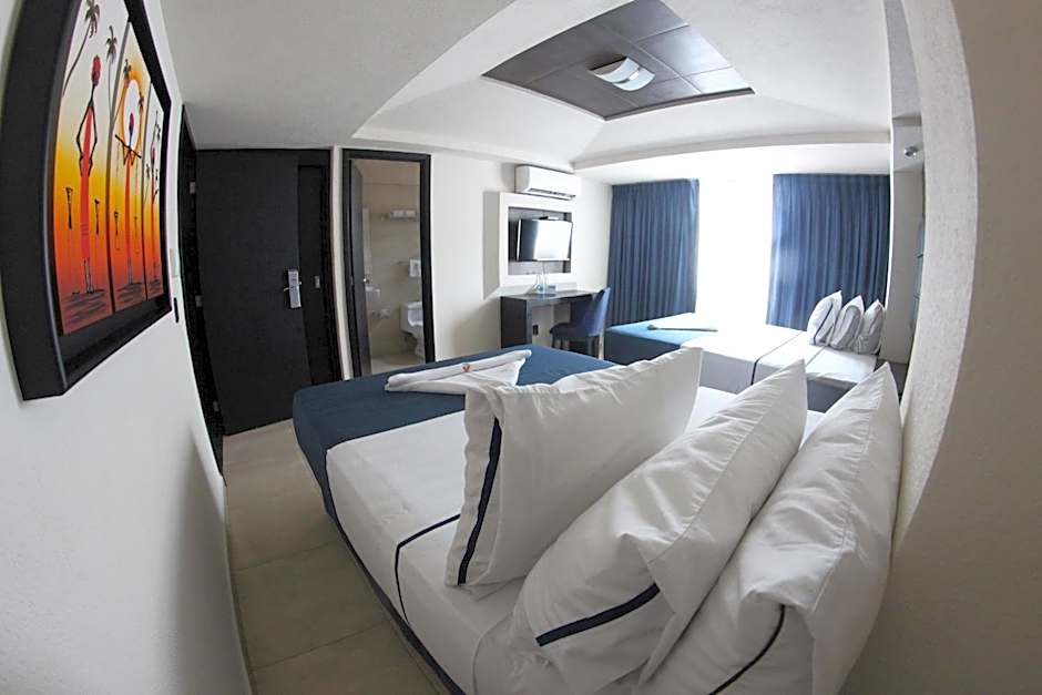 Hotel Portonovo Plaza Malecon