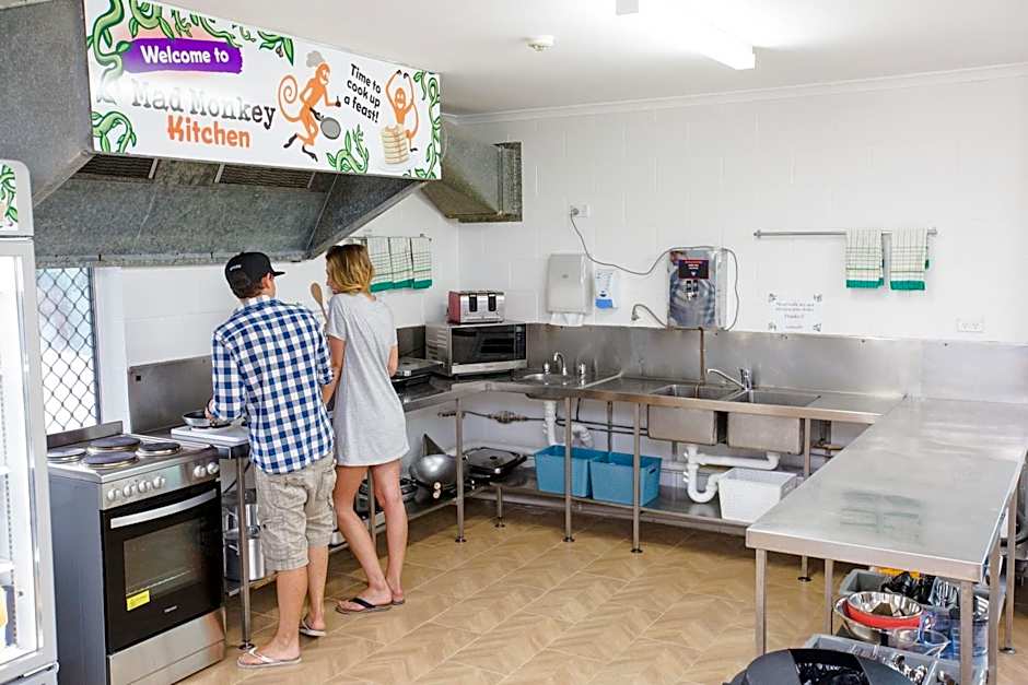 Mad Monkey Backpackers Waterfront