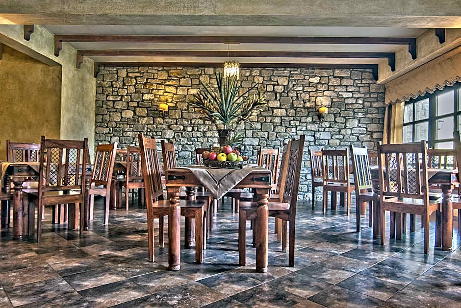 Hotel Doupiani House