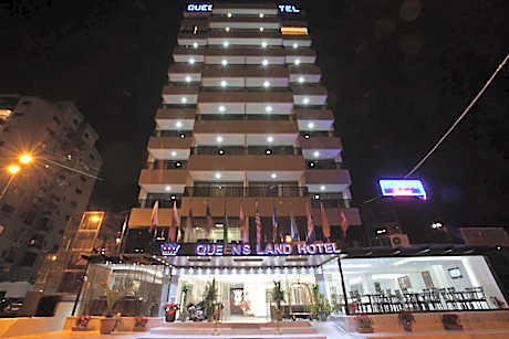Queens Land Hotel
