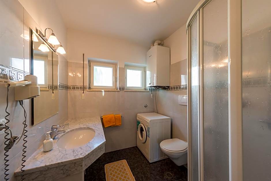 Apartments Villa Majense