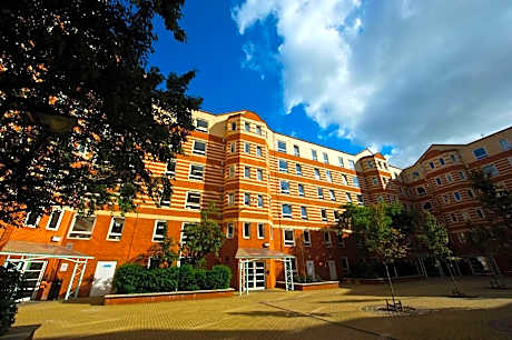 King's College London - Stamford Street Apartments