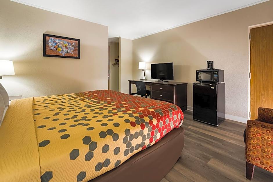 Econo Lodge - Perry National Fair Ground Area