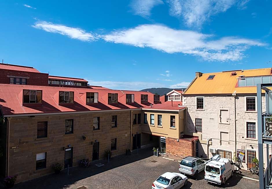 Sullivans Cove Apartments