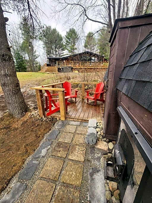 Red Cedar Chalet on Brady Lake