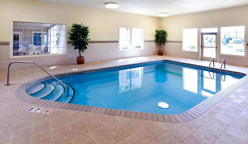 Country Inn & Suites by Radisson, Chanhassen, MN