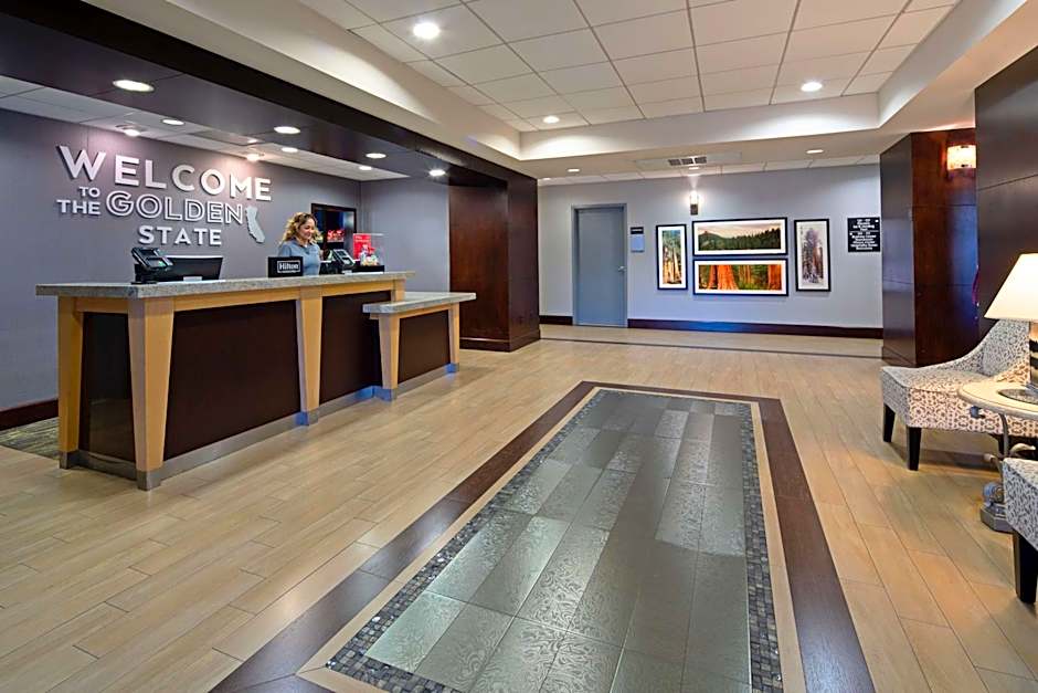 Hampton Inn By Hilton Visalia
