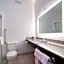 Holiday Inn Express Hotel & Suites Bedford By IHG