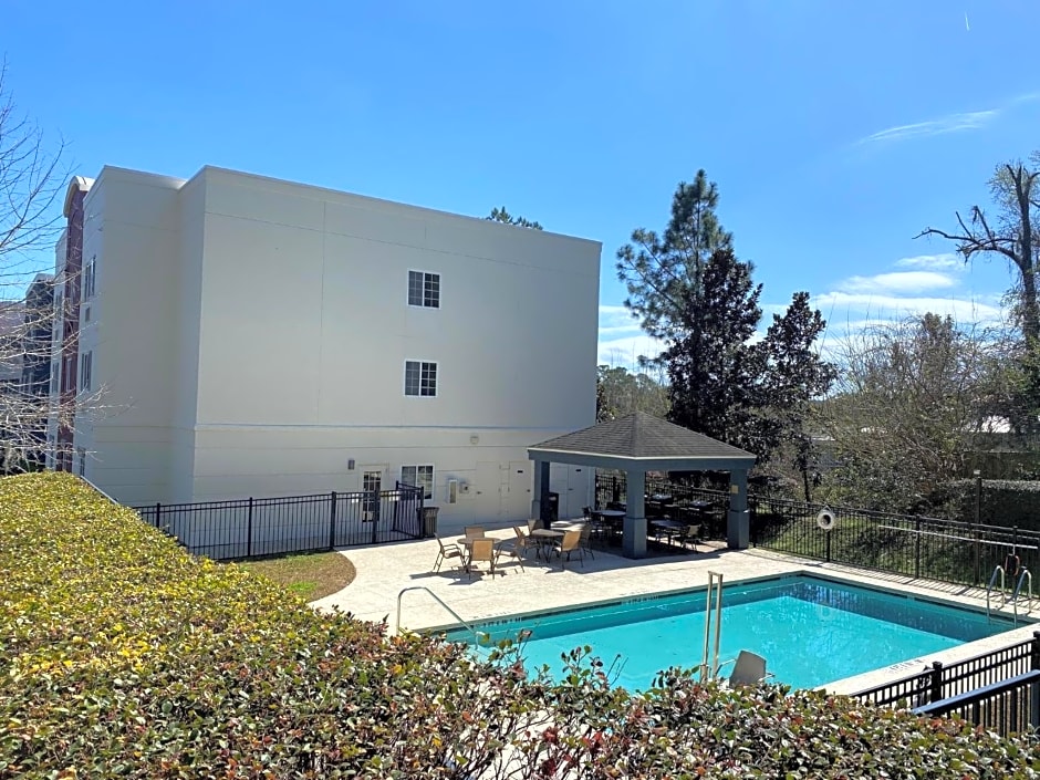 Candlewood Suites Tallahassee, an IHG Hotel