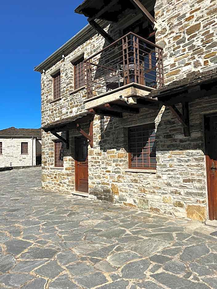 Ikojenia Traditional Lodge