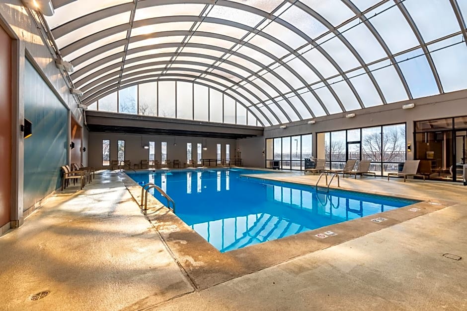 Wyndham Omaha Hotel - West Dodge