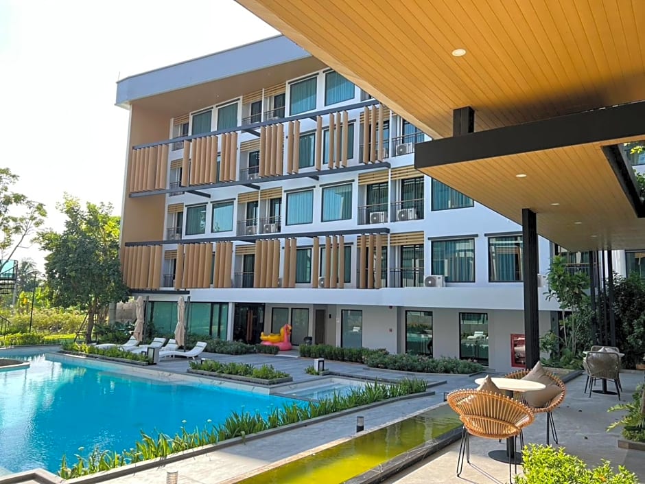 Crystal Srivaree Suvarnabhumi Hotel