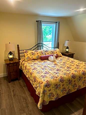 Carriage House Apartment (Off Site)