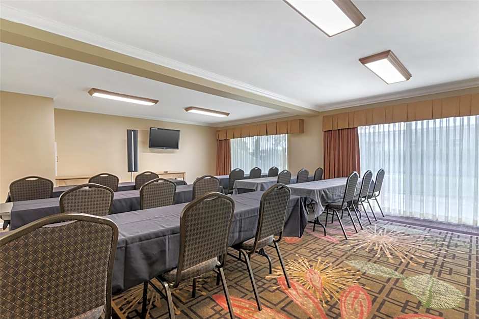 Best Western Plus Garden Court Inn