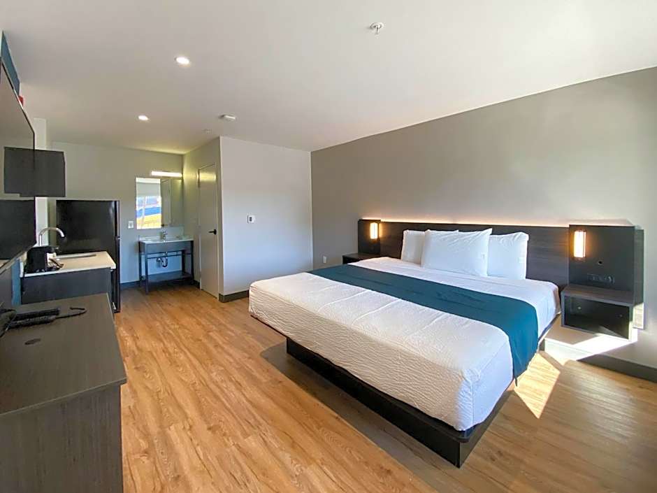 Studio 6 Suites Stockton, CA Waterfront