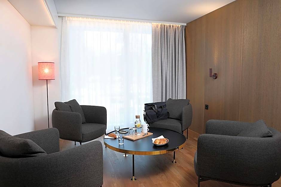 Ten Hotel BW Signature Collection