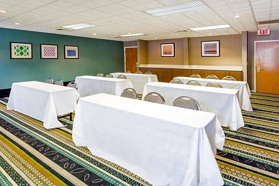 Holiday Inn Express - Plymouth, an IHG Hotel