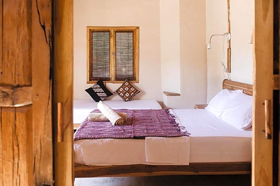 Kalyssa Beach Bungalows