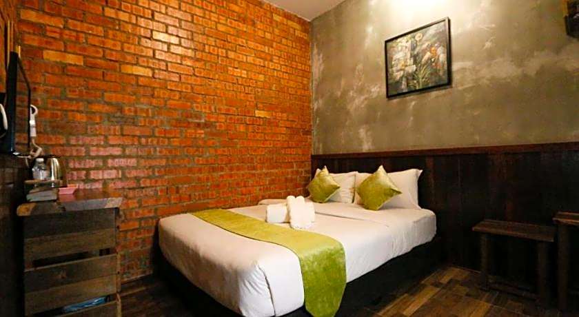 Swing & Pillows @ Anggun Hotel Seri Iskandar, Ipoh