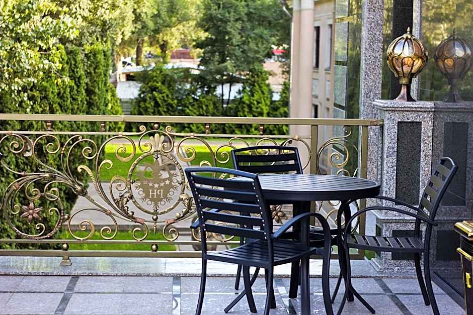 Plaza Hotel Bishkek