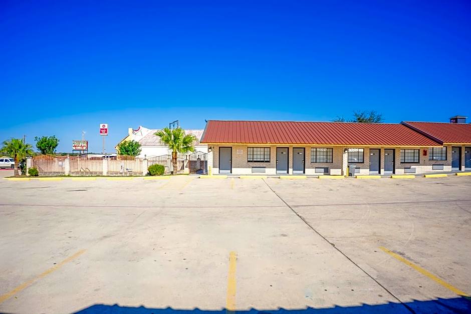 Pleasanton Executive Inn By OYO