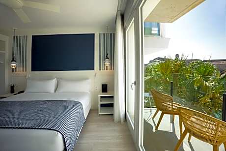 Suite with Garden View