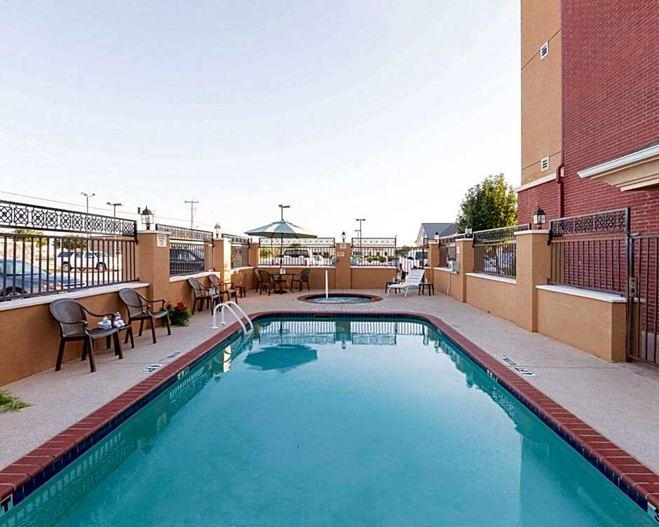 Comfort Inn & Suites Regional Medical Center