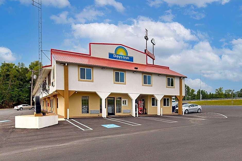 Days Inn by Wyndham Holladay