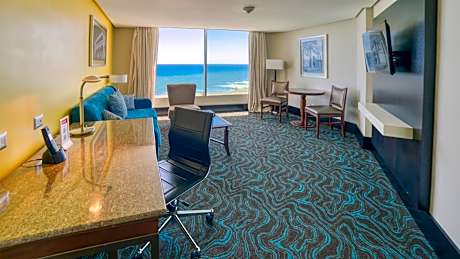 Executive Suite - Non-Smoking