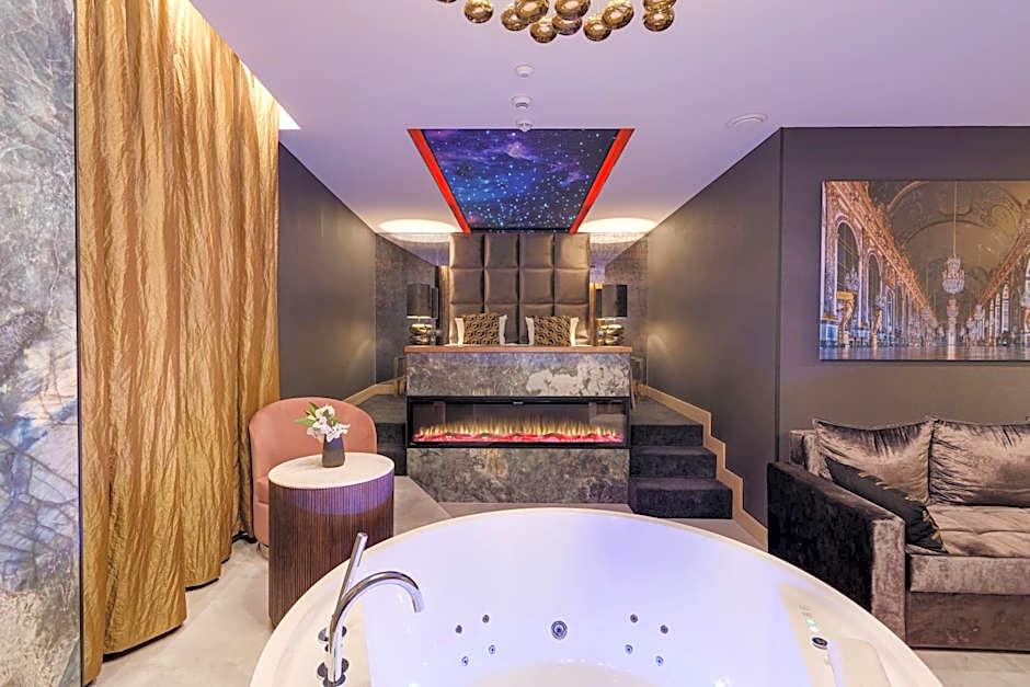 Art Suites Luxury Hotel