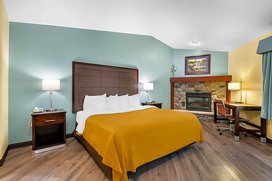 Econo Lodge Inn & Suites Eau Claire South