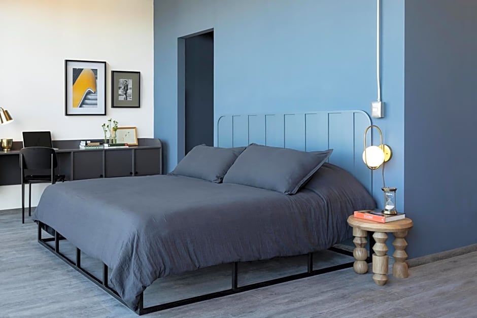 Loft In The Heart Of Americana, Have An Artsy Stay