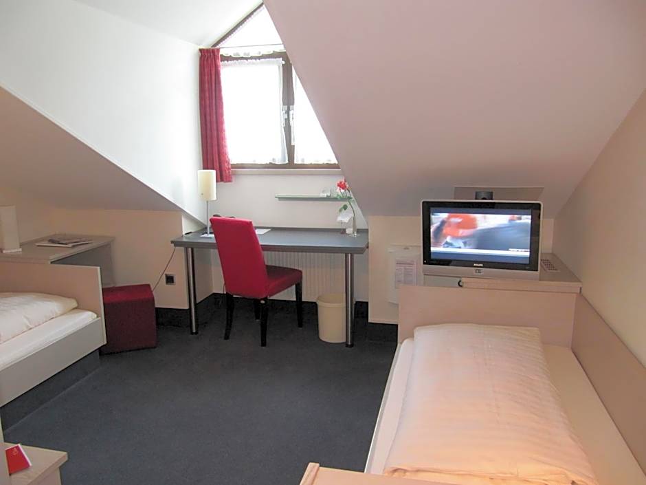 Photo 1 of 4 of Junior 2 Beds