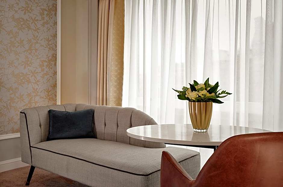 The College Green Dublin Hotel, Autograph Collection
